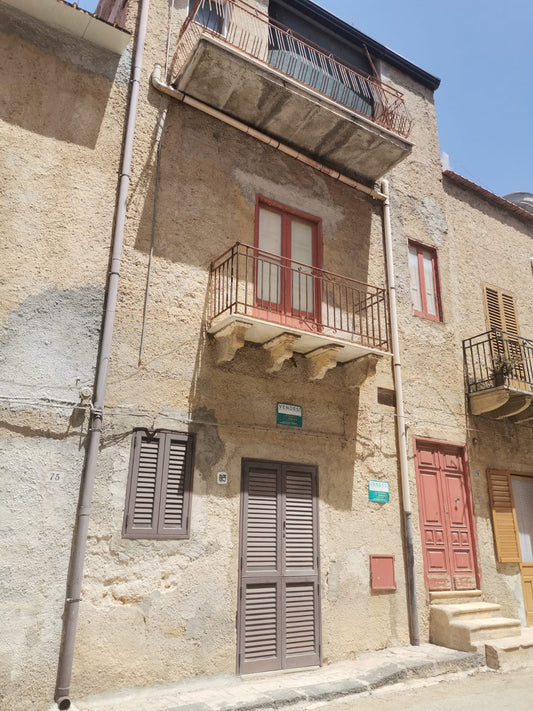 IMMOBILIARE GABRIELE vende abitazione indipendente in via termine a Ribera