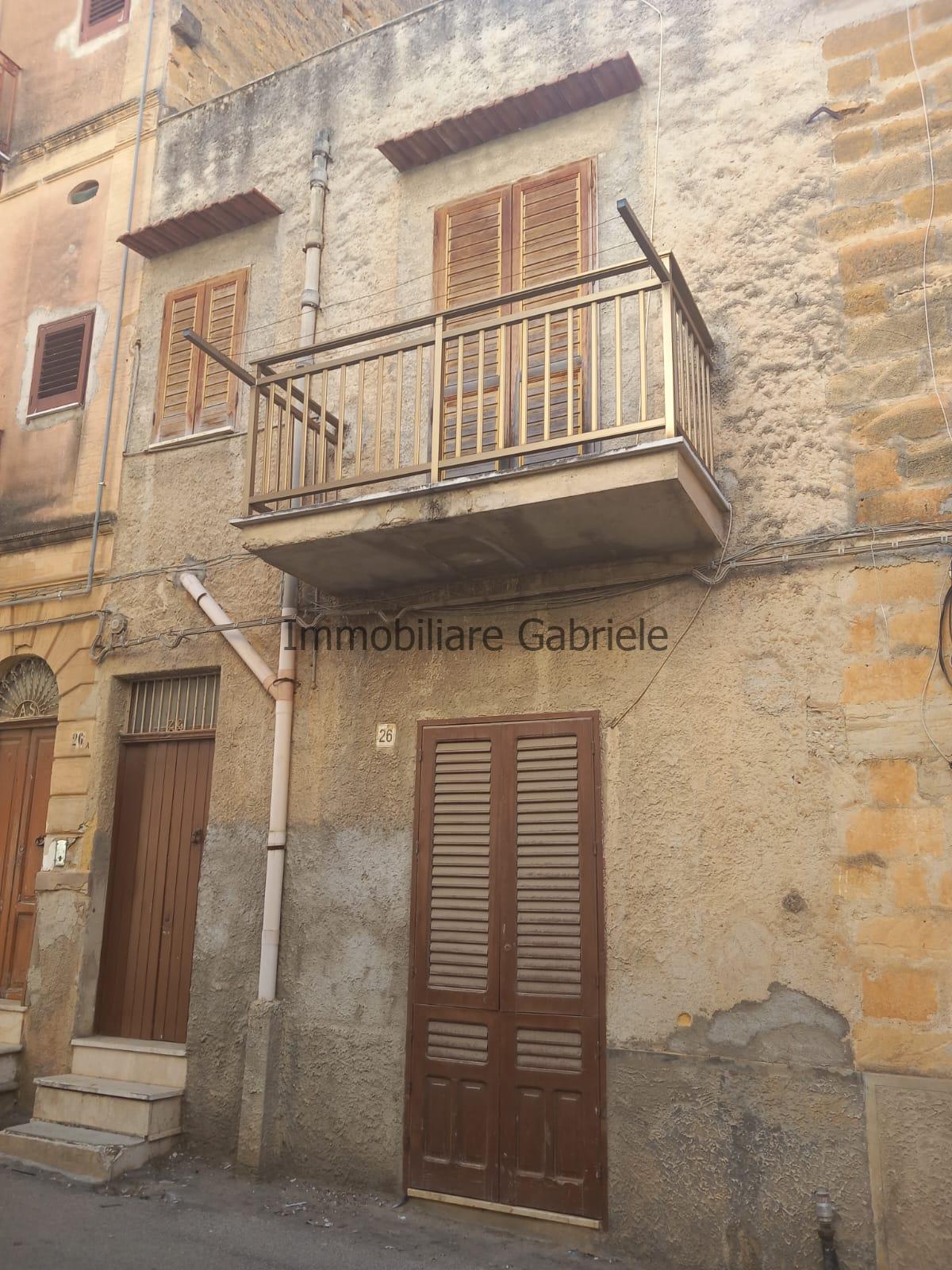 IMMOBILIARE GABRIELE VENDE CASA INDIPENDENTE CON MAGAZZINO A RIBERA (AG)