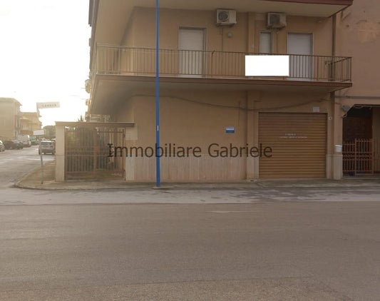 IMMOBILIARE GABRIELE VENDE MAGAZZINO A RIBERA