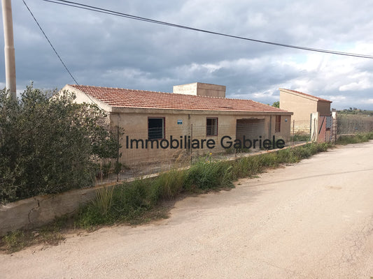 IMMOBILIARE GABRIELE VENDE CASA INDIPENDENTE A BORGO BONSIGNORE (AG)