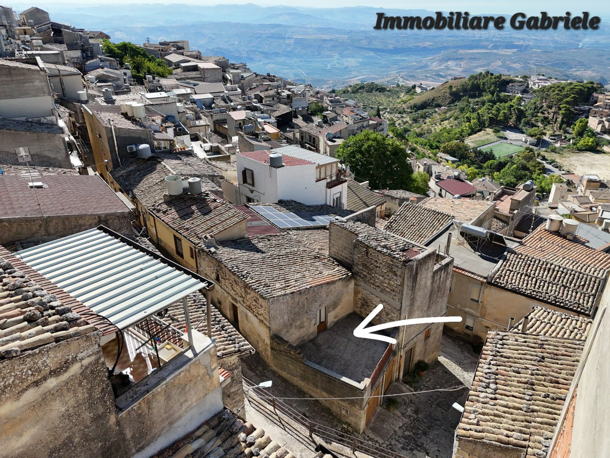 IMMOBILIARE GABRIELE VENDE CASA INDIPENDENTE A CALTABELLOTTA (AG)