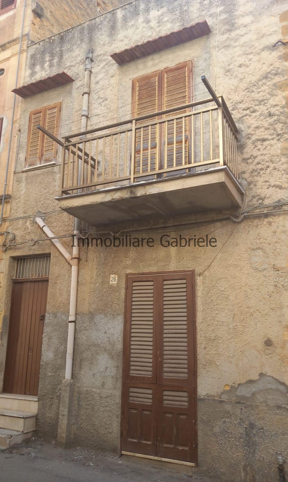IMMOBILIARE GABRIELE VENDE CASA INDIPENDENTE CON MAGAZZINO A RIBERA (AG)