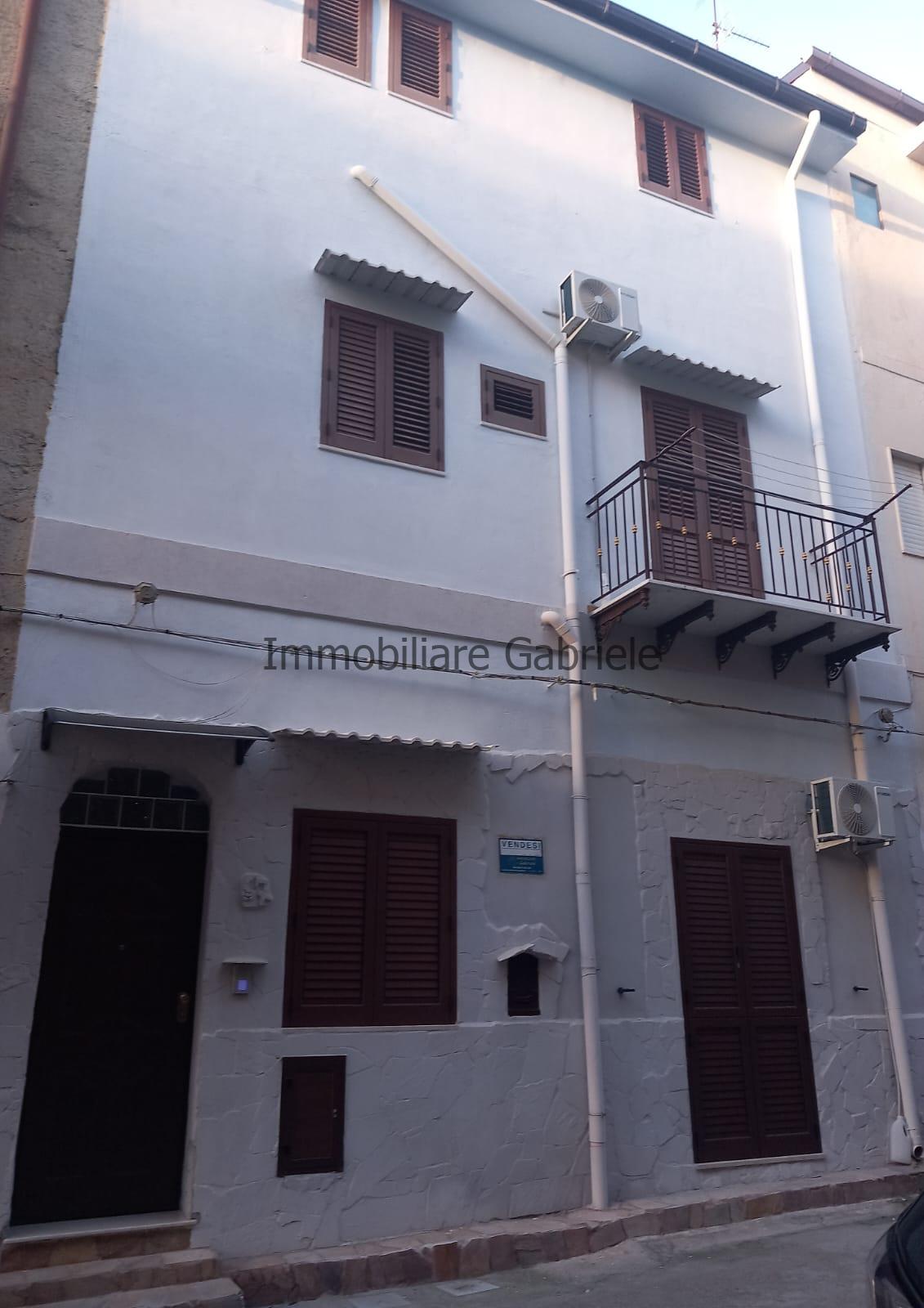 IMMOBILIARE GABRIELE VENDE CASA INDIPENDENTE A RIBERA (AG)
