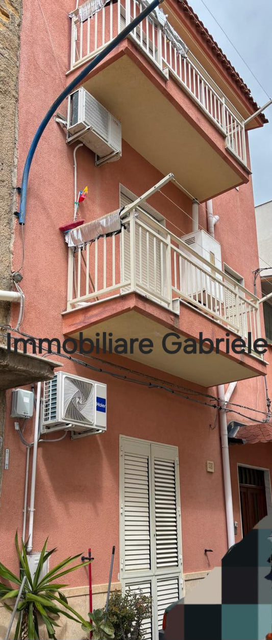 IMMOBILIARE GABRIELE VENDE CASA INDIPENDENTE A RIBERA (AG)
